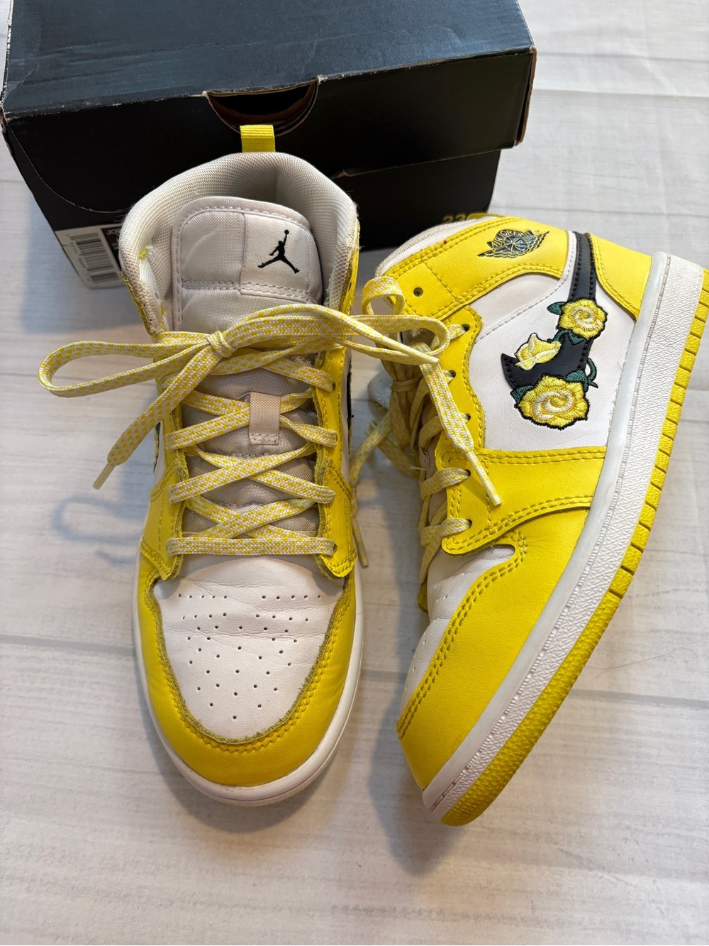 Jordan Kids' Yellow & White High-Top Sneakers with Floral Patch